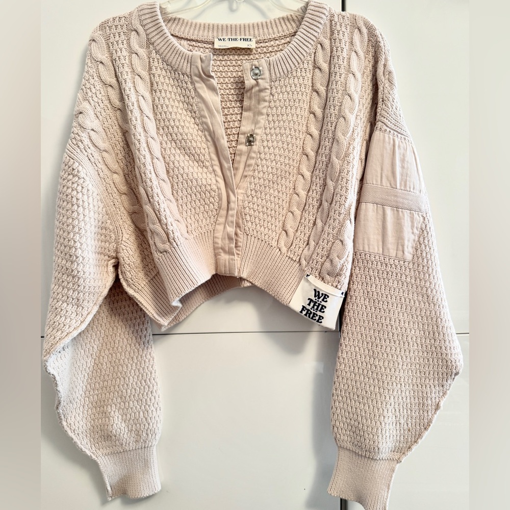 Free People Cropped Cable Knit Sweater. Snap Front. Slouchy. XS. A+ Condition.